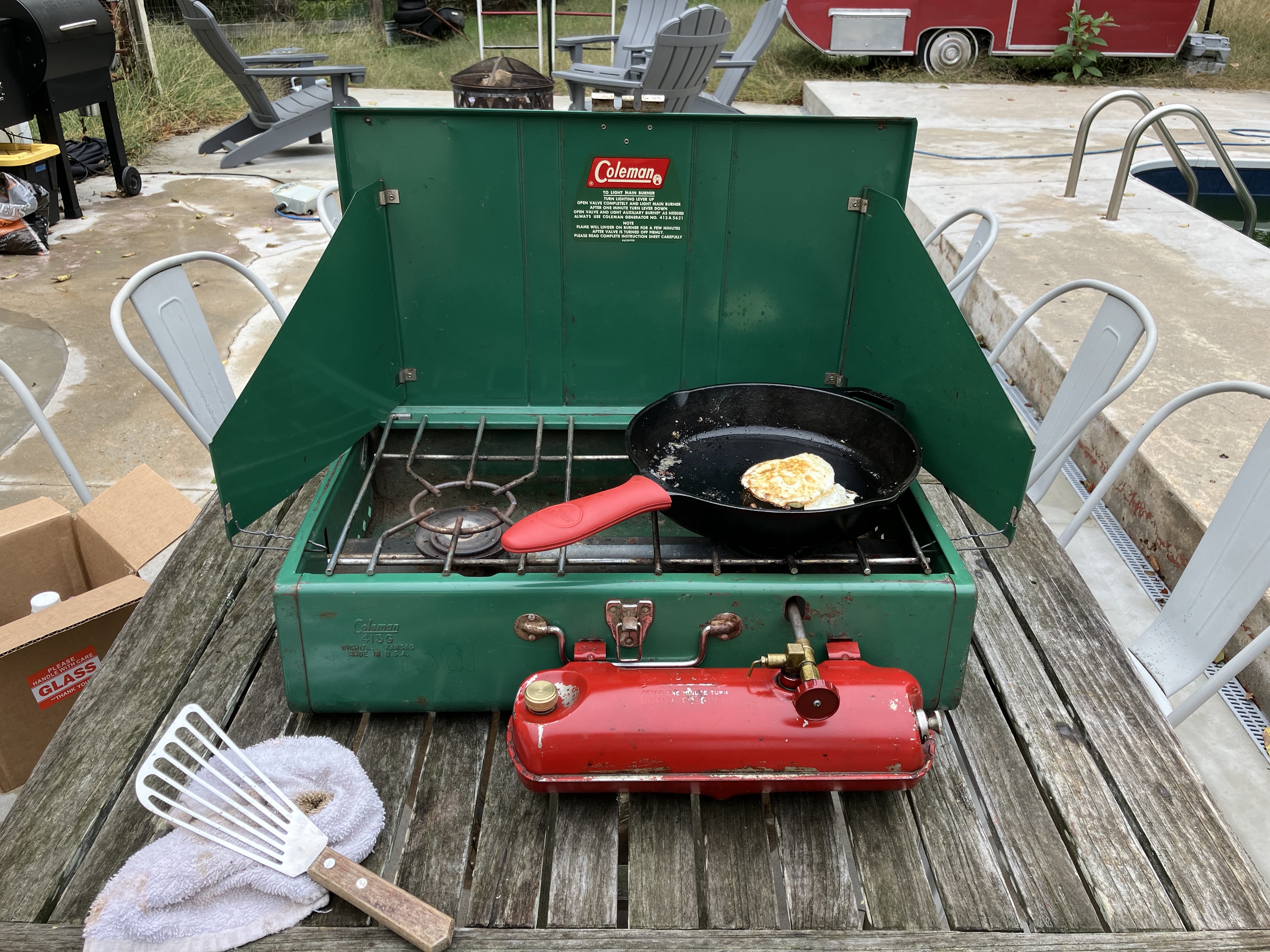 Putting the Coleman 413G camp stove to work!